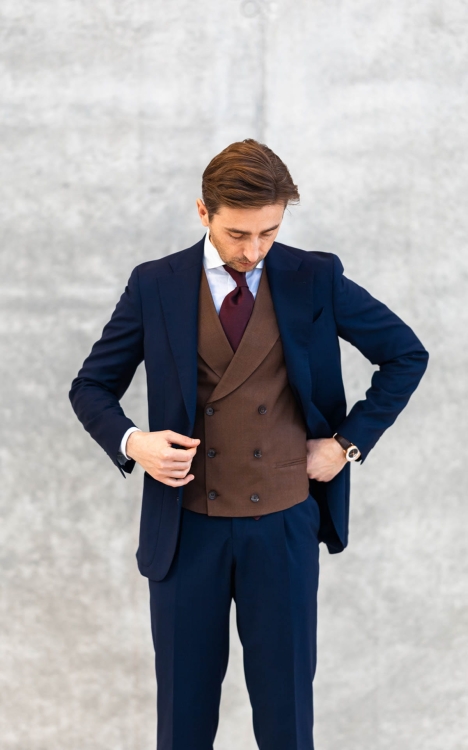 Kamizelka Dwurzędowa Brązowa Zenia