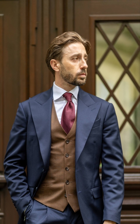 Kamizelka Jednorzędowa Classic Brązowa Zenia