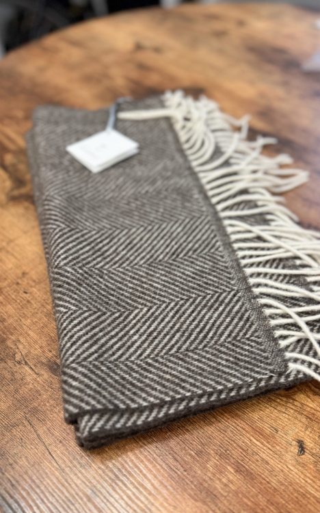 Szal jodełka cappuccino Calabrese 1924, 100% wełna