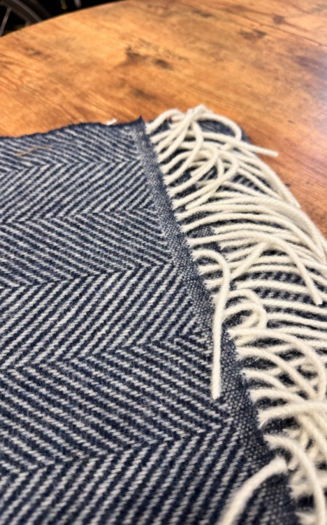 Szal jodełka granat Calabrese 1924, 100% wełna