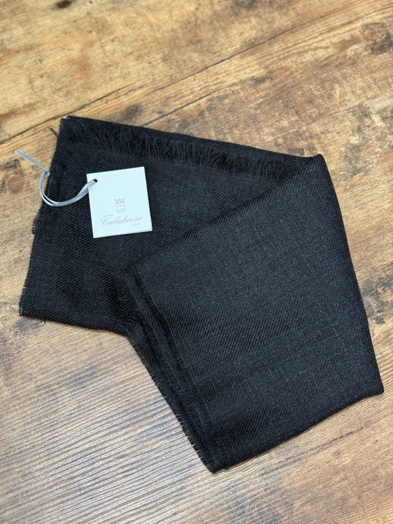 Szal gładki grafitowy Calabrese 1924, 100% wełna