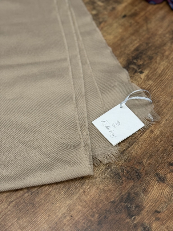 Szal gładki beżowy Calabrese 1924, 100% wełna