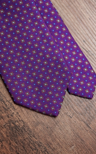 Krawat z Jedwabiu Fioletowy we wzory