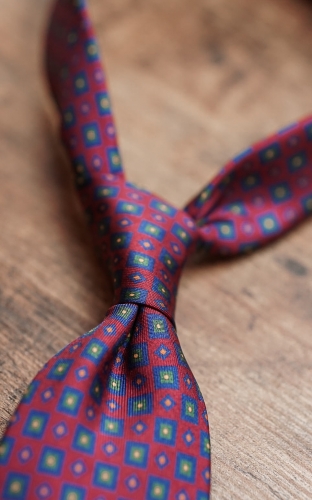 Krawat z Jedwabiu Czerwony we wzory