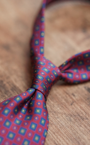 Krawat z Jedwabiu Czerwony we wzory