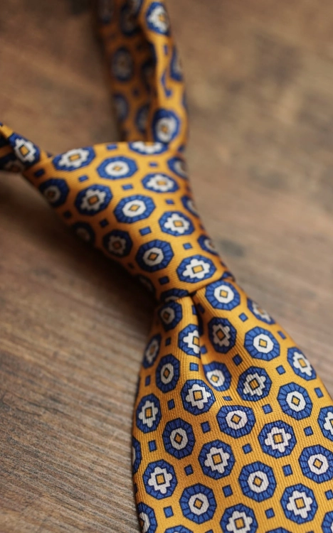 Krawat z Jedwabiu Żółty we wzory