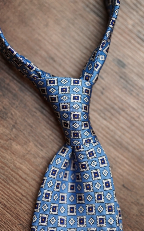 Krawat z Jedwabiu Błękitny we wzory