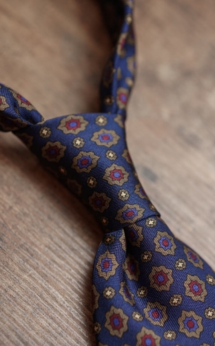 Krawat z JedwabiuGranatowy w orientalne wzory