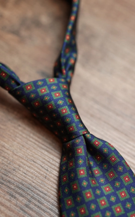 Krawat z Jedwabiu Granatowy we wzory